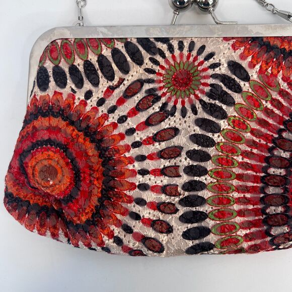 Street Level Abstract Artsy Kiss Clasp Chain Crossbody Bag Purse Boho Bold - Picture 3 of 11